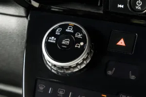 ä¸è±å¾å©å¡ Mini 2025 å EK Space 2025ï¼å
¨æ°è®¾è®¡ãæ°ææ¯åä¸å¸æ¥æ 48033 Mitsubishi Delica Mini 2025