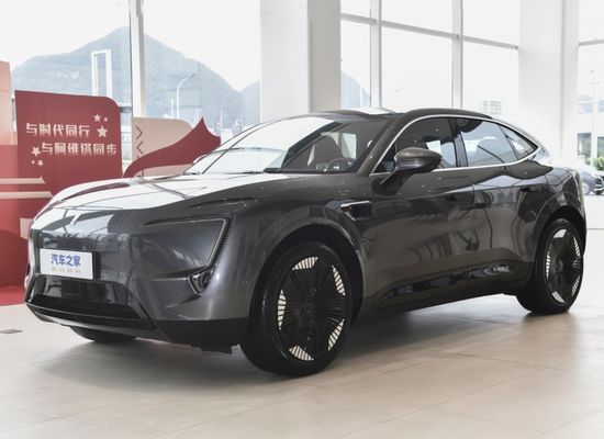 705km Range Avatar 11 Dual Motor Electric Car 2023 Hot Changan Huaweis Energy Vehicle