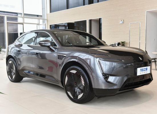 705km Range Avatar 11 Dual Motor Electric Car 2023 Hot Changan Huaweis Energy Vehicle