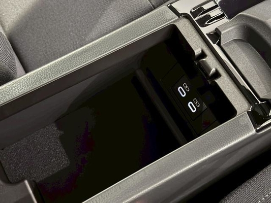 Toyota Prius U Panoramic Display Blind Spot Display Genuine 8-Inch Display Audio Toyota Safety Perception Expansion Package Full-Range TV ETC 2.0 Rear Camera Parking Support Brake