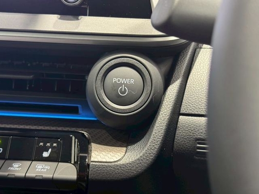 Toyota Prius U Panoramic Display Blind Spot Display Genuine 8-Inch Display Audio Toyota Safety Perception Expansion Package Full-Range TV ETC 2.0 Rear Camera Parking Support Brake