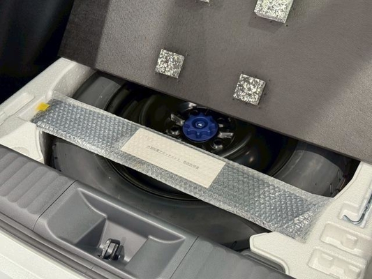 Toyota Prius U Panoramic Display Blind Spot Display Genuine 8-Inch Display Audio Toyota Safety Perception Expansion Package Full-Range TV ETC 2.0 Rear Camera Parking Support Brake