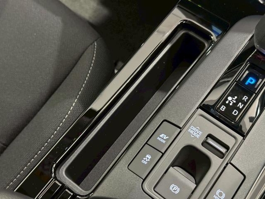 Toyota Prius U Panoramic Display Blind Spot Display Genuine 8-Inch Display Audio Toyota Safety Perception Expansion Package Full-Range TV ETC 2.0 Rear Camera Parking Support Brake