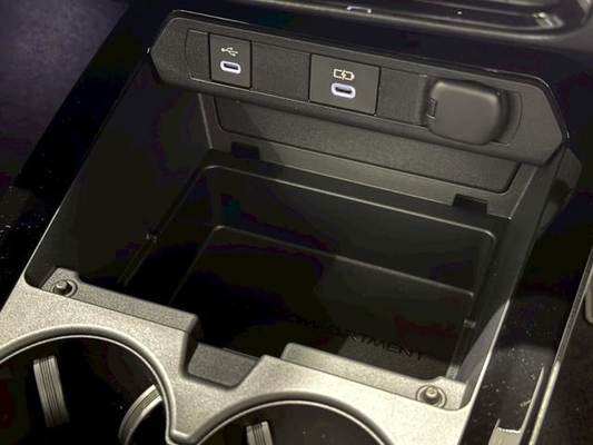Toyota Prius U Panoramic Display Blind Spot Display Genuine 8-Inch Display Audio Toyota Safety Perception Expansion Package Full-Range TV ETC 2.0 Rear Camera Parking Support Brake