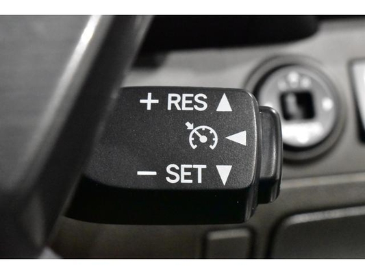 Toyota Crown 2.5 Sports Navigation Package New Black Leather Seat Covers / All-New Full Water Tank Capacity For The Car / All-New 20-Inch Tires And Wheels / All-New Aerodynamics / All-New LED Fog Lig