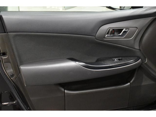 Toyota Crown 2.5 Sports Navigation Package New Black Leather Seat Covers / All-New Full Water Tank Capacity For The Car / All-New 20-Inch Tires And Wheels / All-New Aerodynamics / All-New LED Fog Lig