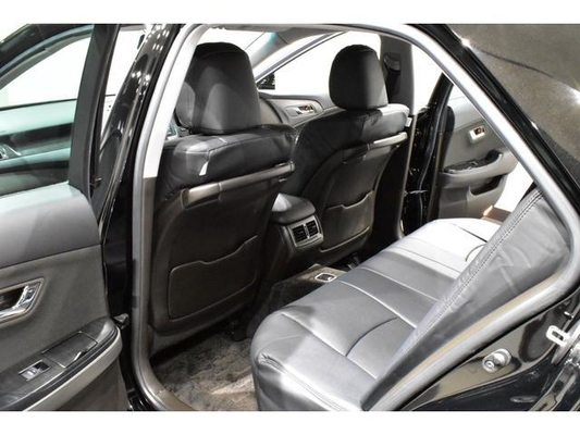 Toyota Crown 2.5 Sports Navigation Package New Black Leather Seat Covers / All-New Full Water Tank Capacity For The Car / All-New 20-Inch Tires And Wheels / All-New Aerodynamics / All-New LED Fog Lig