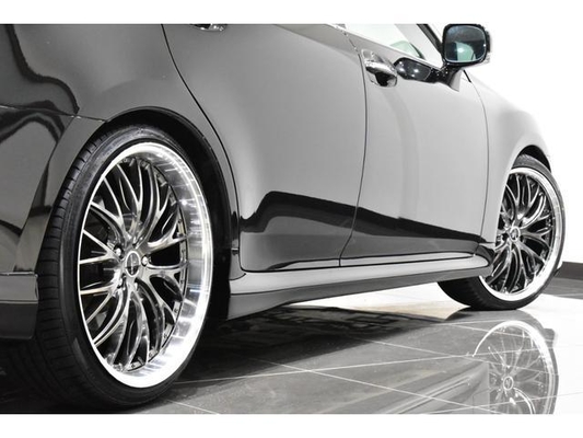 Toyota Crown 2.5 Sports Navigation Package New Black Leather Seat Covers / All-New Full Water Tank Capacity For The Car / All-New 20-Inch Tires And Wheels / All-New Aerodynamics / All-New LED Fog Lig