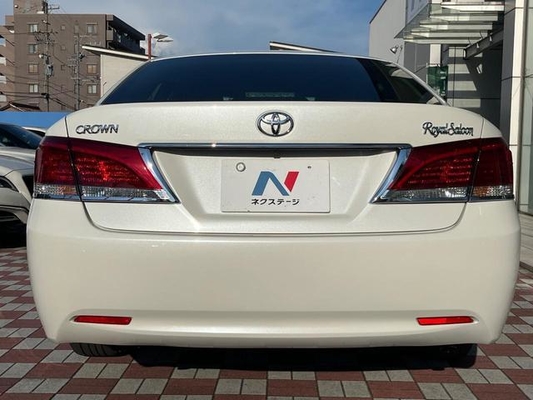 TOYOTA Royal Sedan Navigation Package Genuine Hard Drive Navigation System For The Ground, Digital B Camera, Front Electric Seat, Discharge Projector, Headlight, Shiftmatic ETC - Genuine Aluminum Whe