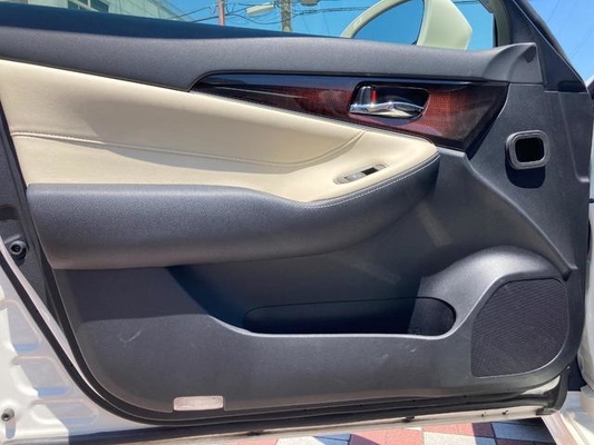 TOYOTA Royal Sedan Navigation Package Genuine Hard Drive Navigation System For The Ground, Digital B Camera, Front Electric Seat, Discharge Projector, Headlight, Shiftmatic ETC - Genuine Aluminum Whe