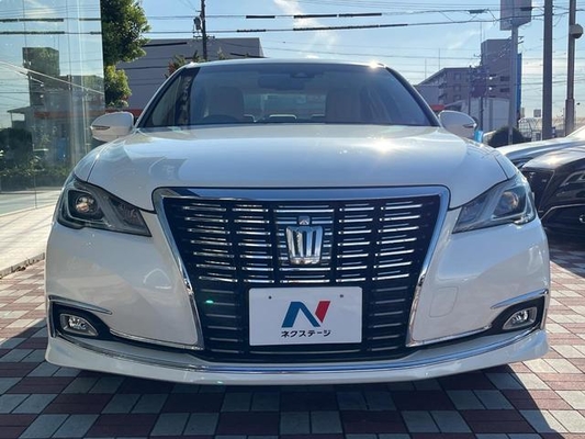 TOYOTA Royal Sedan Navigation Package Genuine Hard Drive Navigation System For The Ground, Digital B Camera, Front Electric Seat, Discharge Projector, Headlight, Shiftmatic ETC - Genuine Aluminum Whe