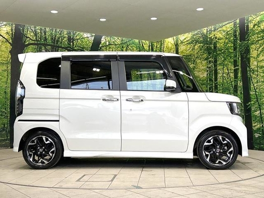 Honda N-BOX Custom Turbocoordinated Electric Sliding Doors On Both Sides Gap Sonar Automatic Cruise Control, Lane Assist, Collision Damage Mitigation System Automatic Lights LED Headlights Smart