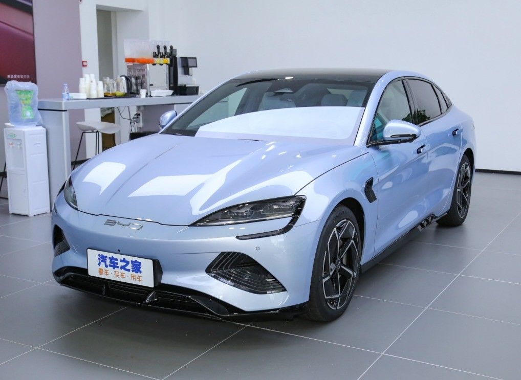 Electric Car Adult BYD Seal 2024 EV 650Km 4WD Elite Model Sedan Version with Sunroof