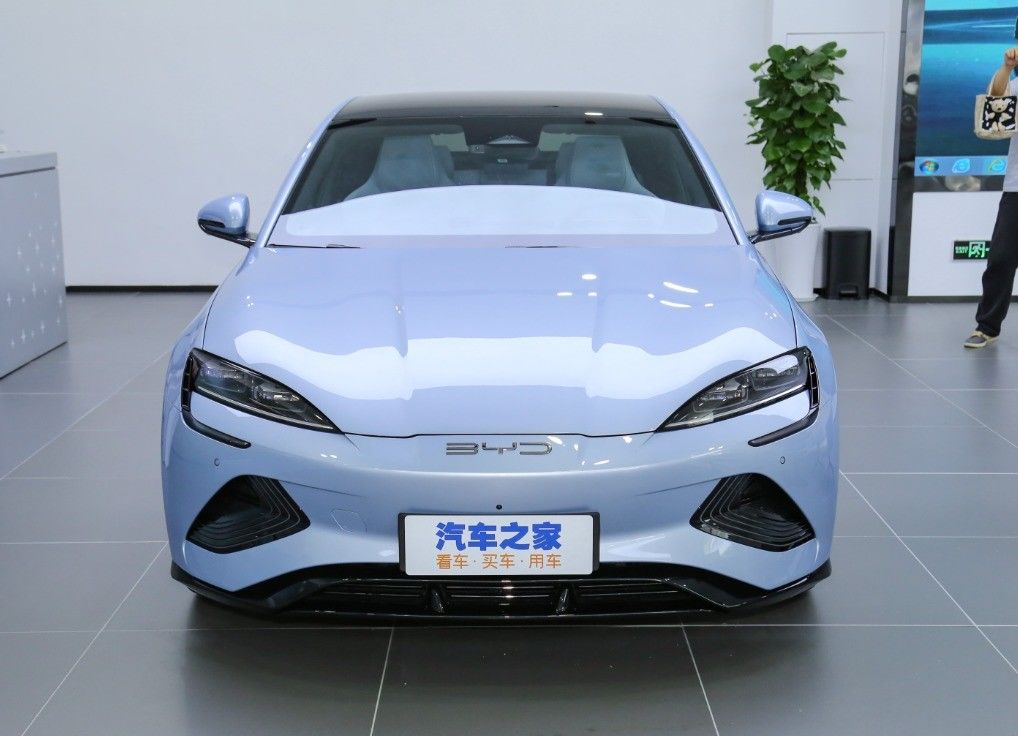 Electric Car Adult BYD Seal 2024 EV 650Km 4WD Elite Model Sedan Version with Sunroof