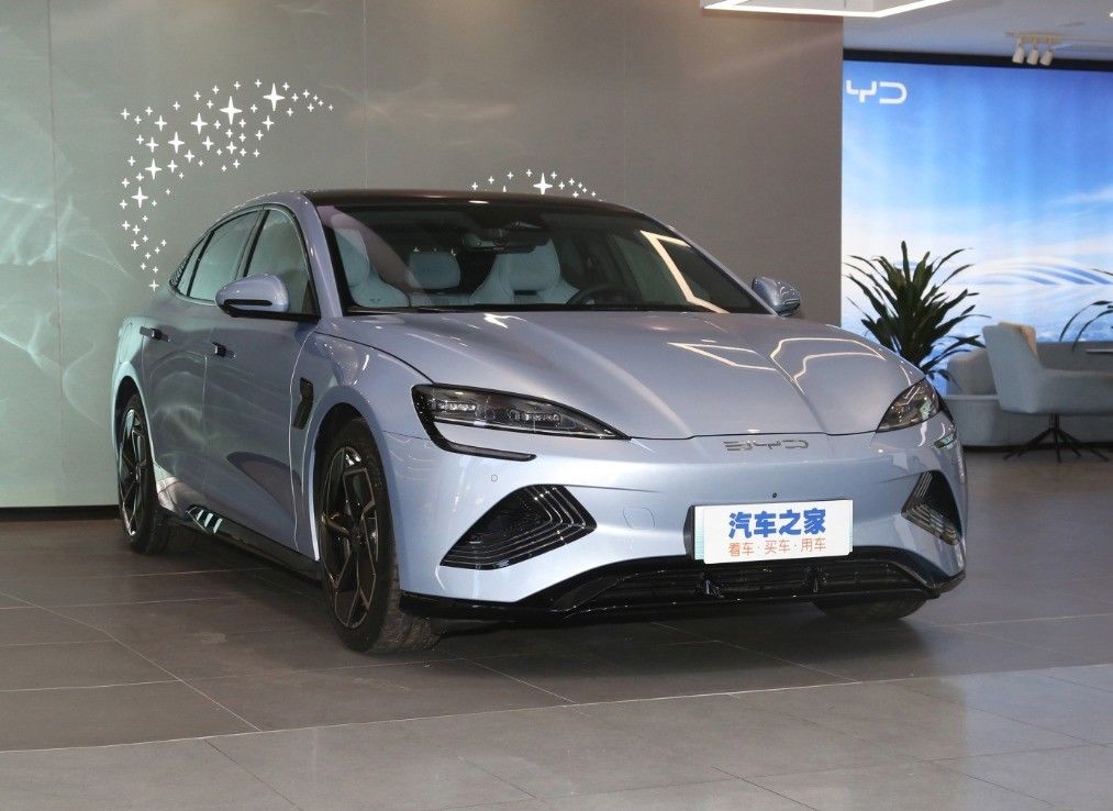 Electric Car Adult BYD Seal 2024 EV 650Km 4WD Elite Model Sedan Version with Sunroof