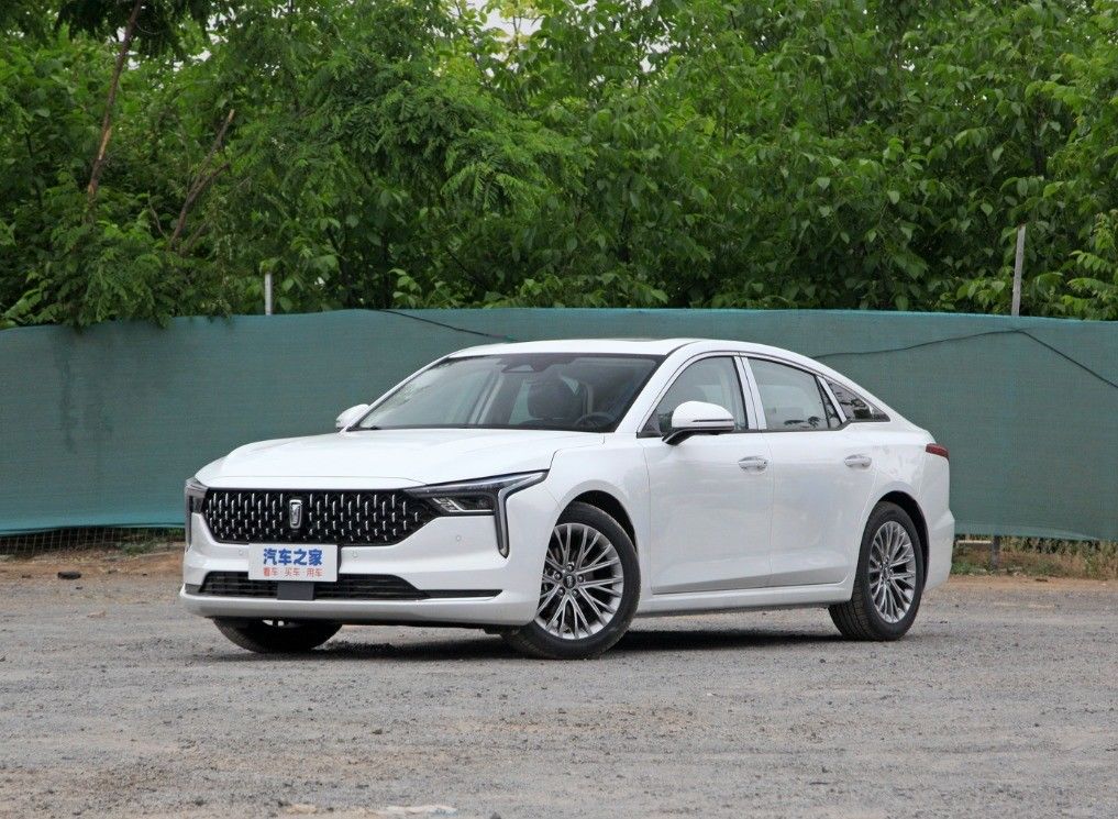1.5T Gasoline Car with Left Steering and 5 Seats 5 Doors Specially Made 's B70 Bestune