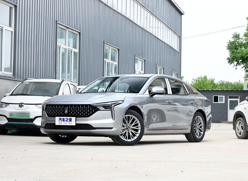 1.5T Gasoline Car with Left Steering and 5 Seats 5 Doors Specially Made 's B70 Bestune