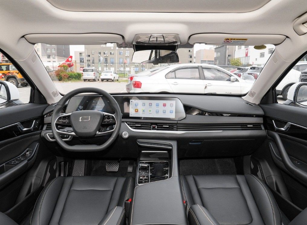 1.5T Gasoline Car with Left Steering and 5 Seats 5 Doors Specially Made 's B70 Bestune