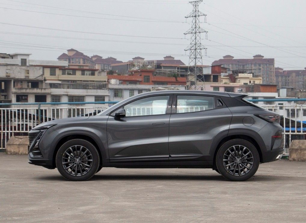 Changan Unit 2024 Limited Automobile Complete Multiple Colors Energy Type Gasoline Car