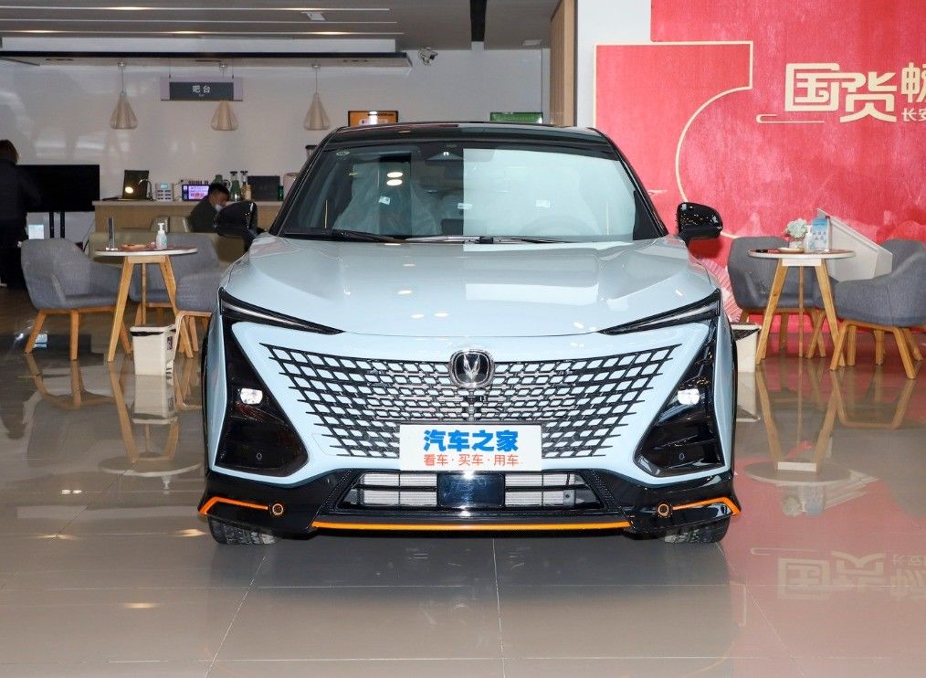 チャンガンユニT 1.5T 188HP ガソリンカー コンプリートリスト 電気エンジンの中型SUV