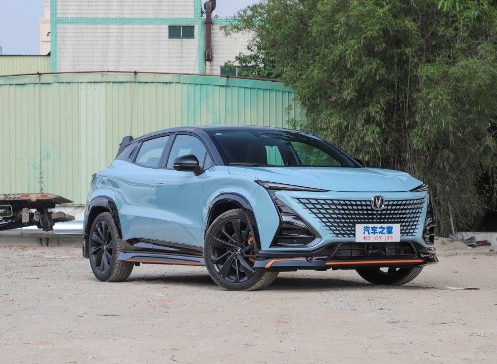 Changan Uni V Uni K 2023 Left Steering Medium SUV 5 Seats SUV Automatic 7-Speed Automobile