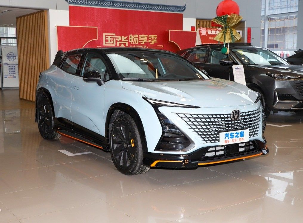 Changan Uni V Uni K 2023 Left Steering Medium SUV 5 Seats SUV Automatic 7-Speed Automobile
