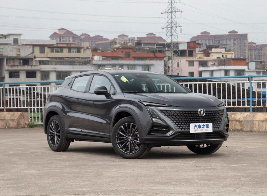 Changan Uni V Uni K 2023 Left Steering Medium SUV 5 Seats SUV Automatic 7-Speed Automobile