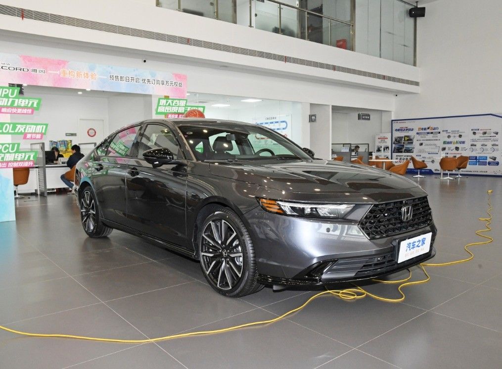 Left-Steering 2.0L GAC Hondas Accord Front Wheel Drive E-CVT 10th gen Hondas Electric Hybrid Gasoline Car Accessories