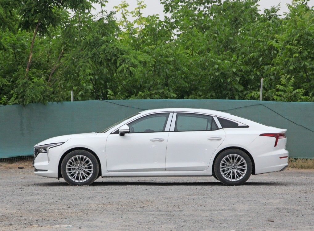 Sell Faw Besturn B70 B70S Gasoline Cars for Bestune T77 T55 T90 T99 M9 NAT