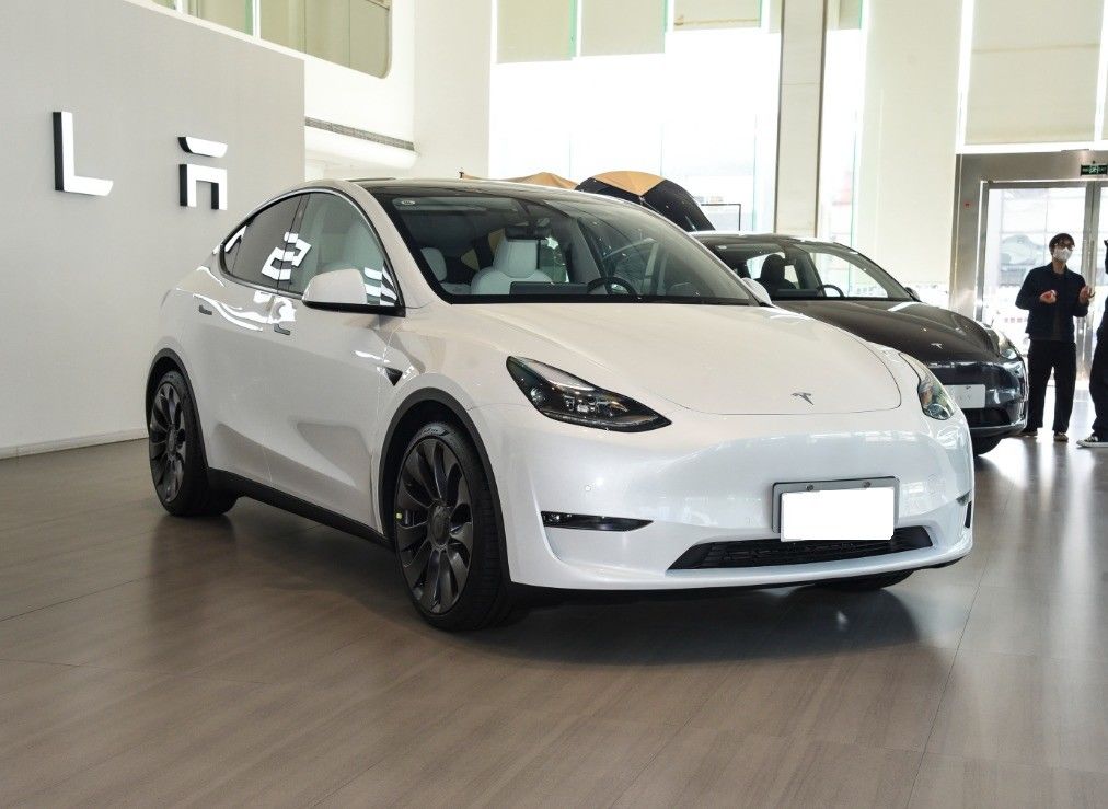 217km/h Maximum Speed 2024 Tesla Model Y Electric Car with Lithium Iron Phosphate Battery