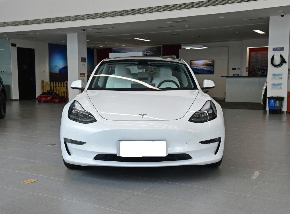 Left-Drive Tesla Model Y Electric Cars 4-Door 5-Seater Sedan for Adult EV Vehicles