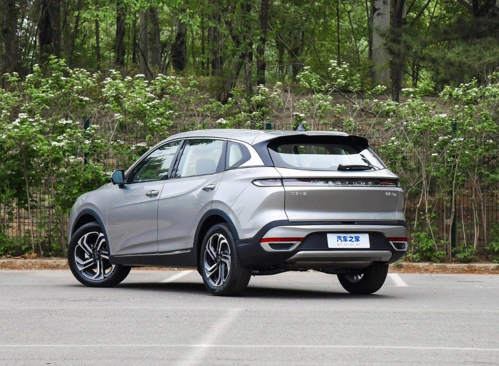 2024 's Gasoline SUV for Family Left Steering Bestune B70s T77 B70 T55 T99 M9 NAT Car