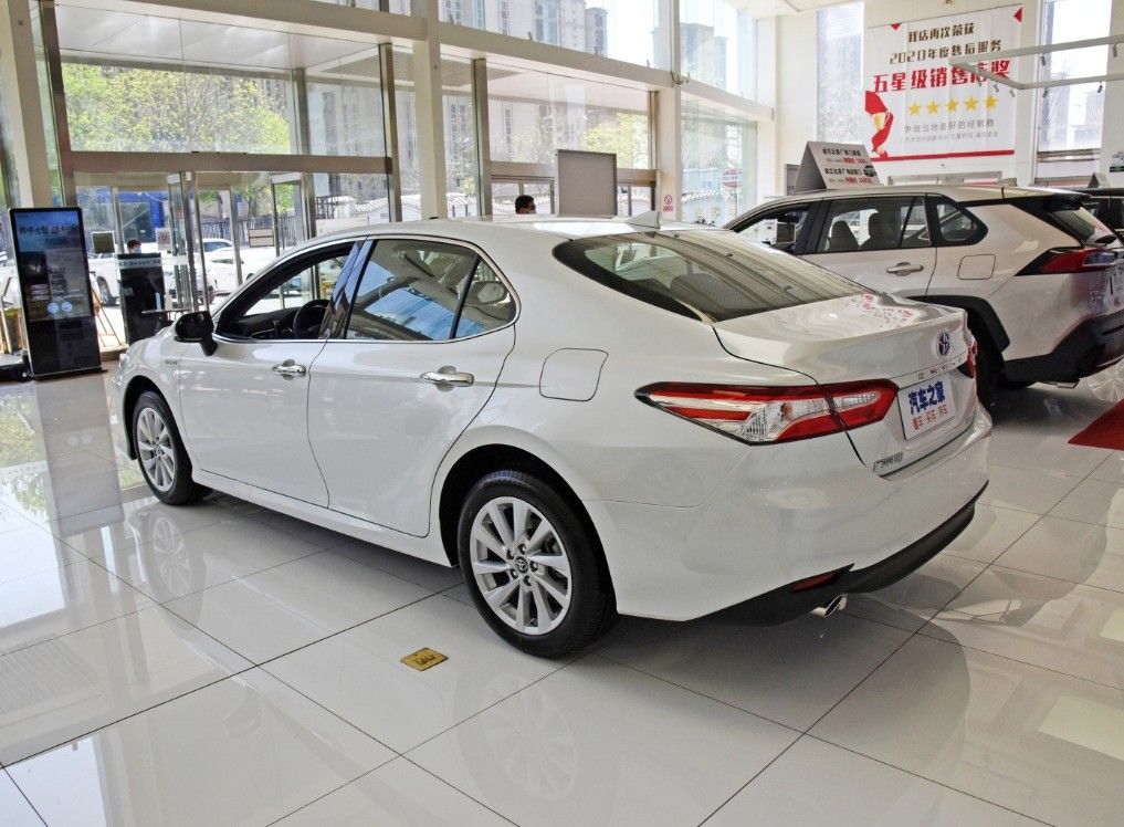 Third World Used Cars Verified Suppliers Offer Toyota Camry Hybrid Sedan with Left Steering