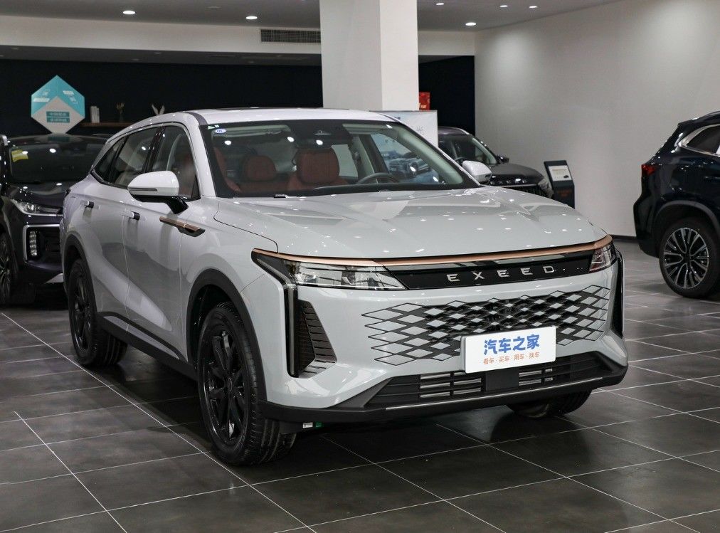 Exeed Yaoguang Gasoline Car 2.0T 400T 261Ps 5 Seats 5 Doors SUV Multi-link Rear Suspension