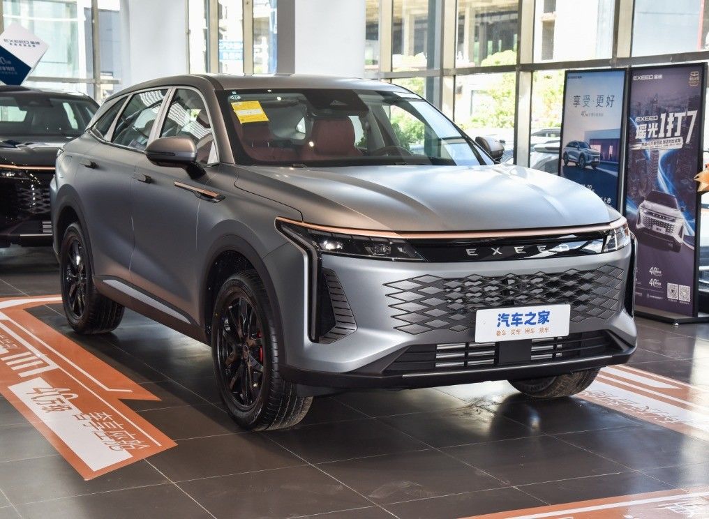 Exeed Yaoguang Gasoline Car 2.0T 400T 261Ps 5 Seats 5 Doors SUV Multi-link Rear Suspension