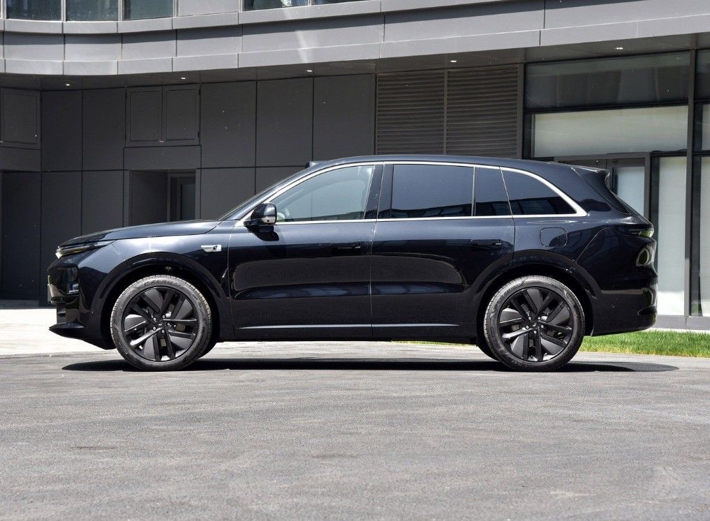 Lixiang L6 Midsize SUV with 408Hp Dual Motor AWD 212KM Range Ternary Lithium Battery