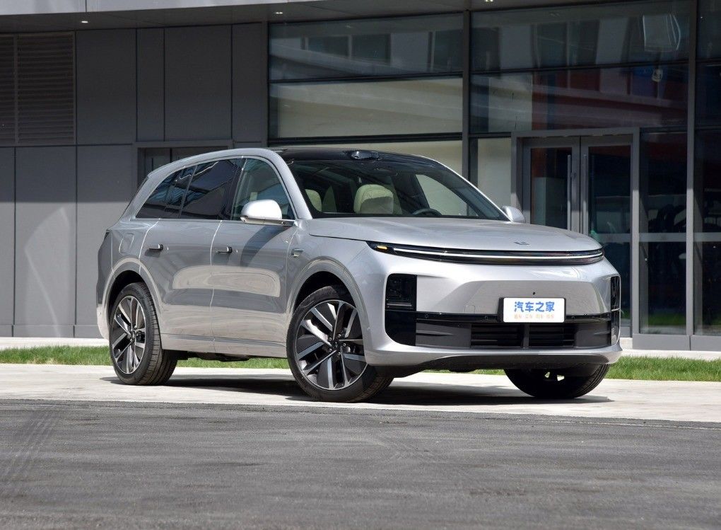 L6 Hybrid Electric Suv Plug-in Hybrid Energy Type with Maximum Speed of 180 km/h