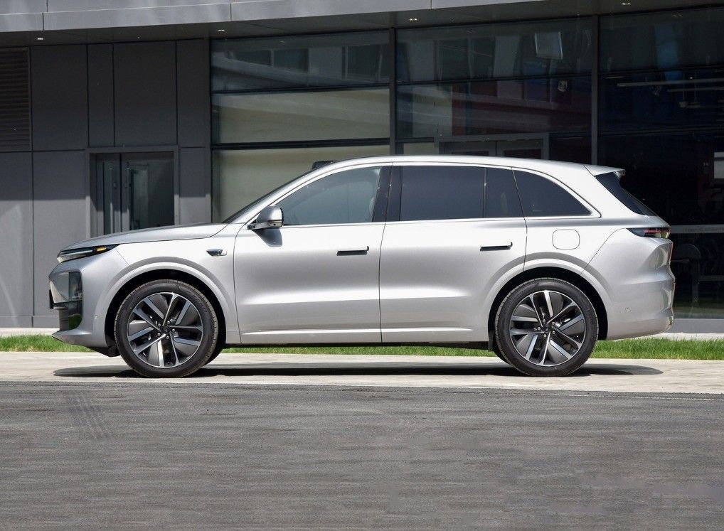 L6 Hybrid Electric Suv Plug-in Hybrid Energy Type with Maximum Speed of 180 km/h