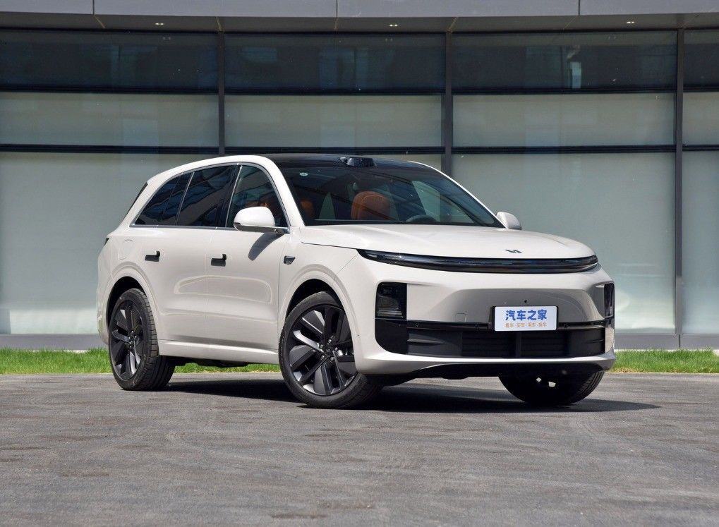 L6 Hybrid Electric Suv Plug-in Hybrid Energy Type with Maximum Speed of 180 km/h