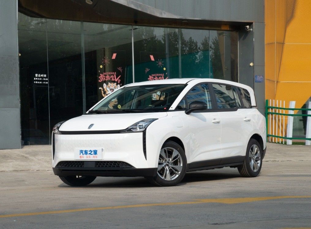 Experience Luxury and Efficiency with Faw's Bestune NAT E05 Electric Car A 5-Seat MPV