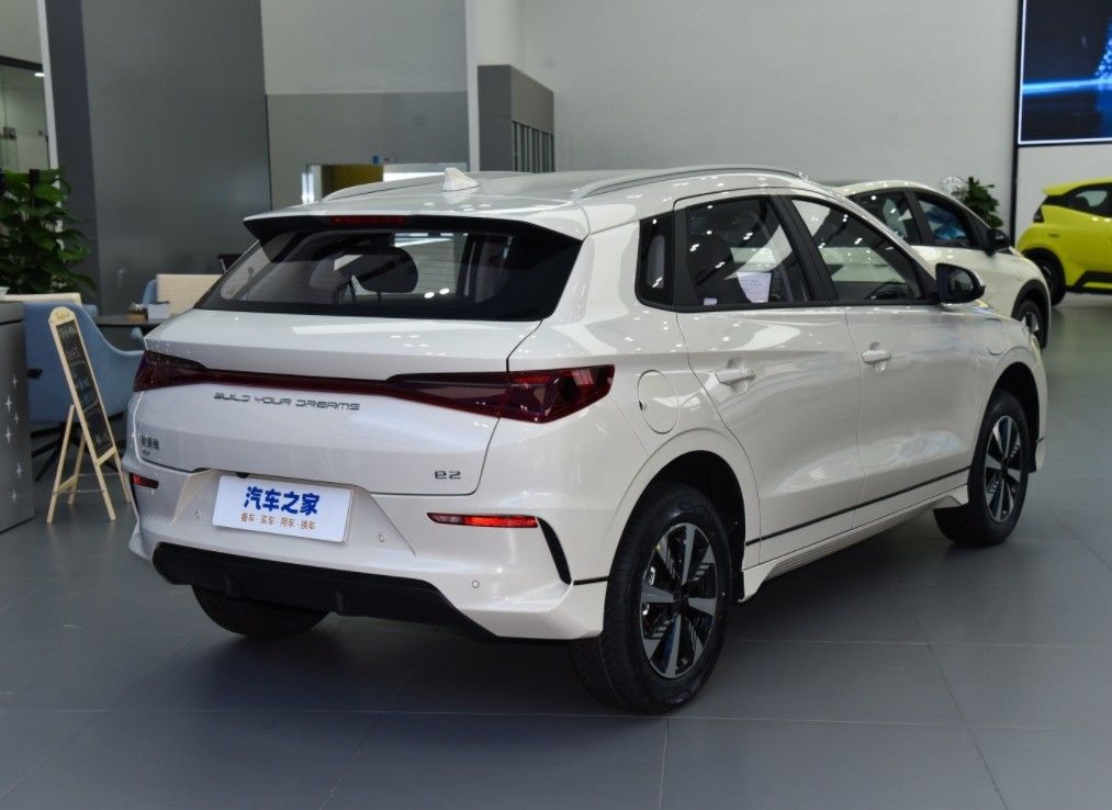 Energy 100% Electric Car BYD E2 2024 Luxury Version with 405km Range and 5 Seats 5 Doors