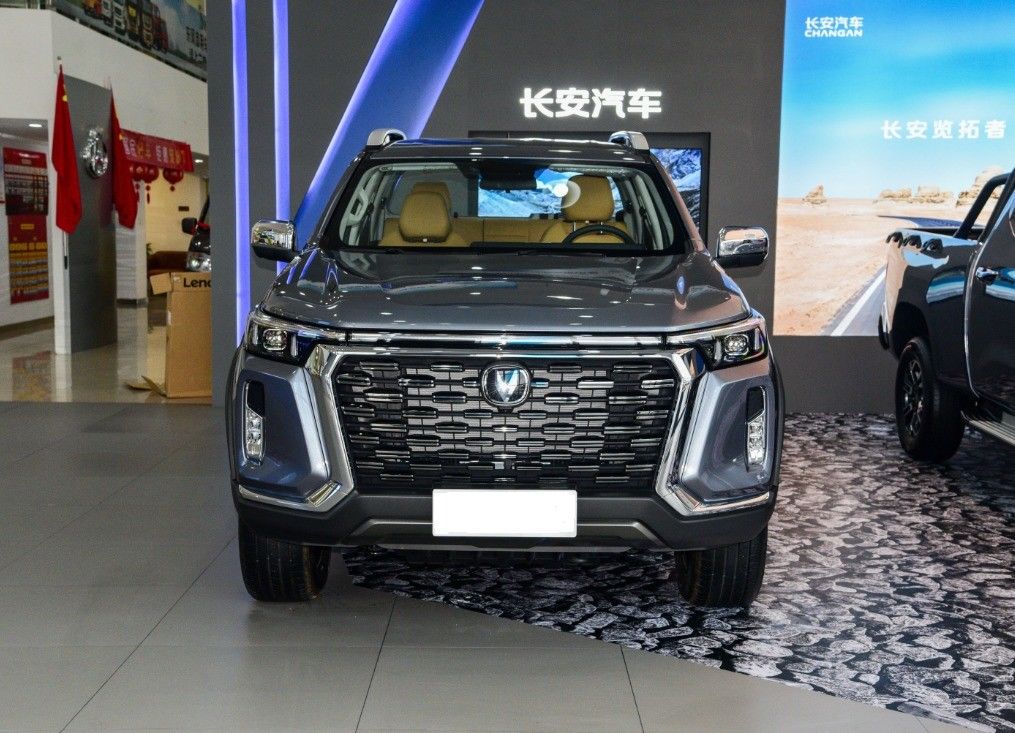 2024 Changan Explorer Gasoline 4x4 Pickup Truck 2.0T 4WD with Long Box Cruiser Pickup