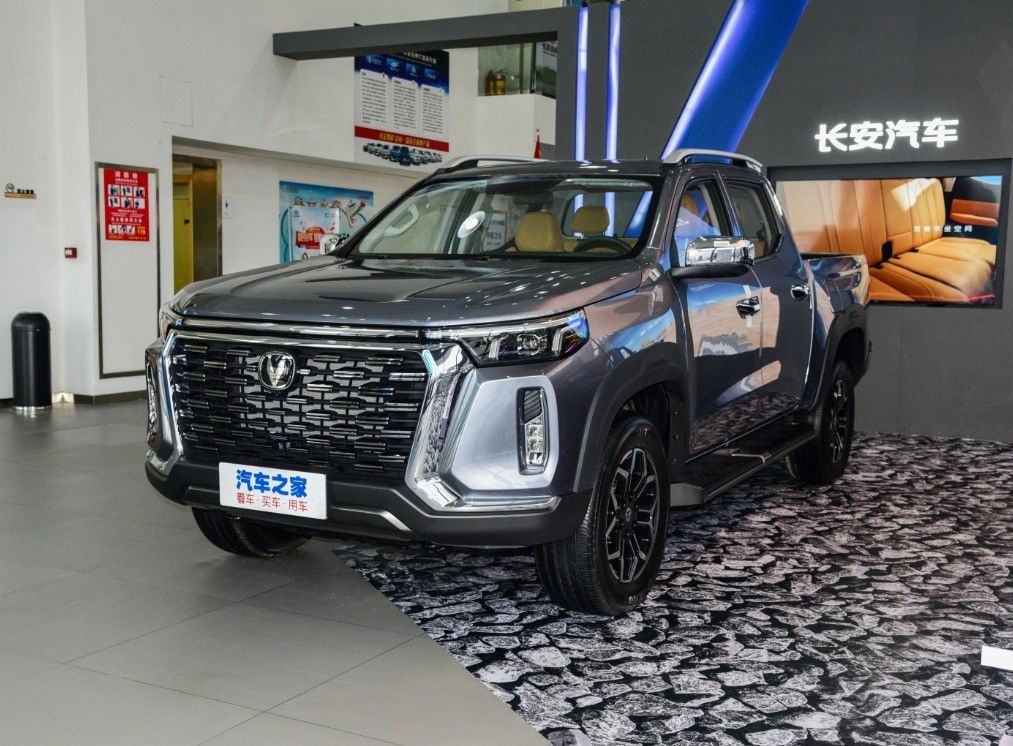 2024 Changan Explorer 2.0T Automatic LED Camera 4x4 Pickup Truck with 5 Seats and 5 Doors