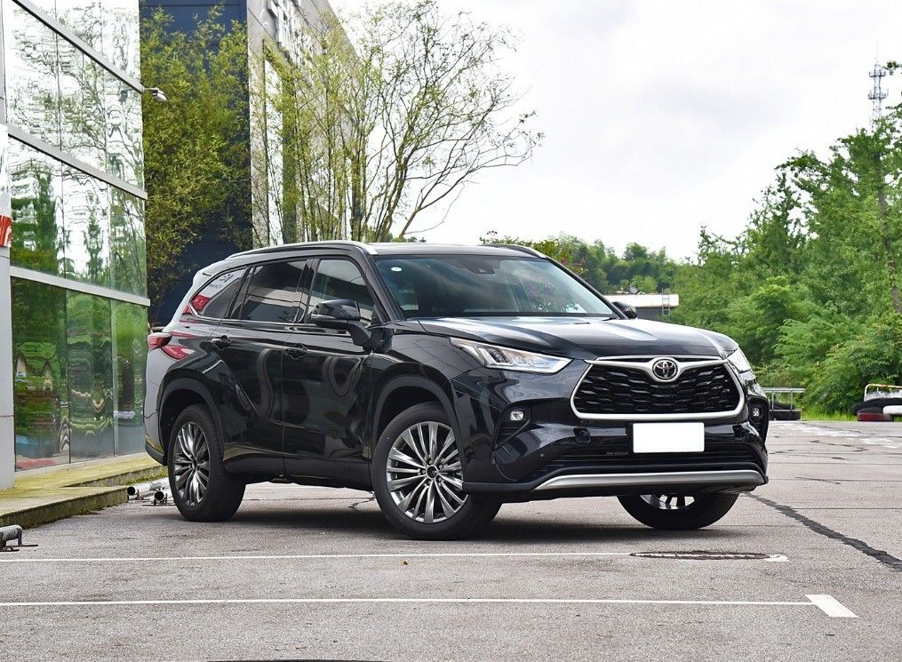 Experience Luxury and Efficiency Toyota's Highlander Hybrid Elite Edition Midsize SUV