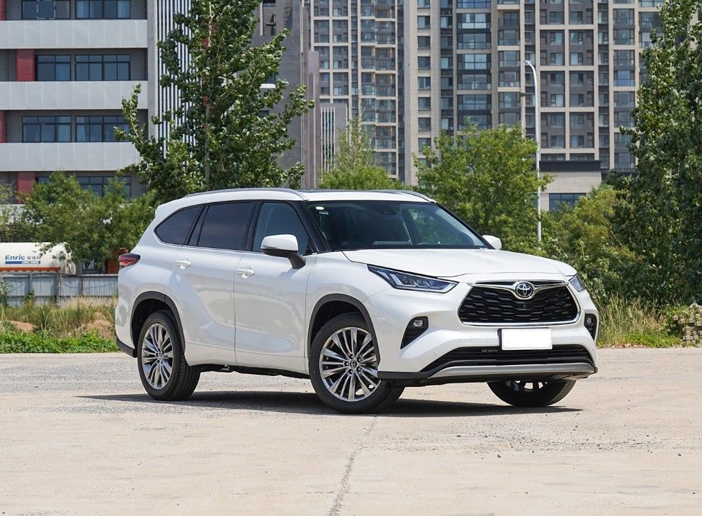 Experience Luxury and Efficiency Toyota's Highlander Hybrid Elite Edition Midsize SUV