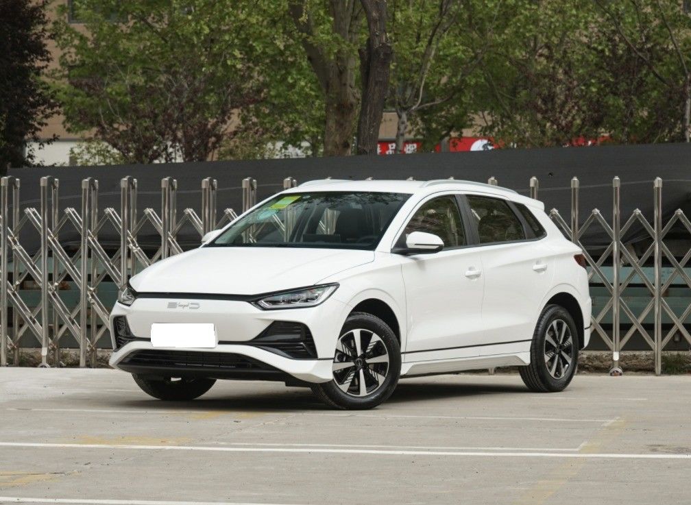 2023 BYD E2 ルックスエディション レベル ルックスセダン 左方向 快適なセダン