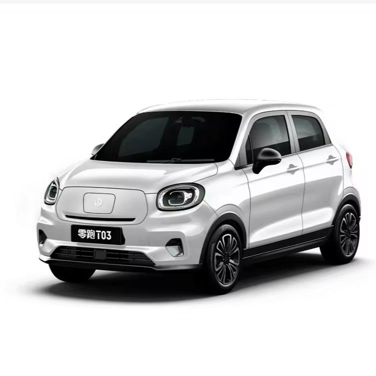 4780*1905*1675 Size Left Drive Leapmotor T03 Mini Electric Vehicle Hybrid Car 4 Seats