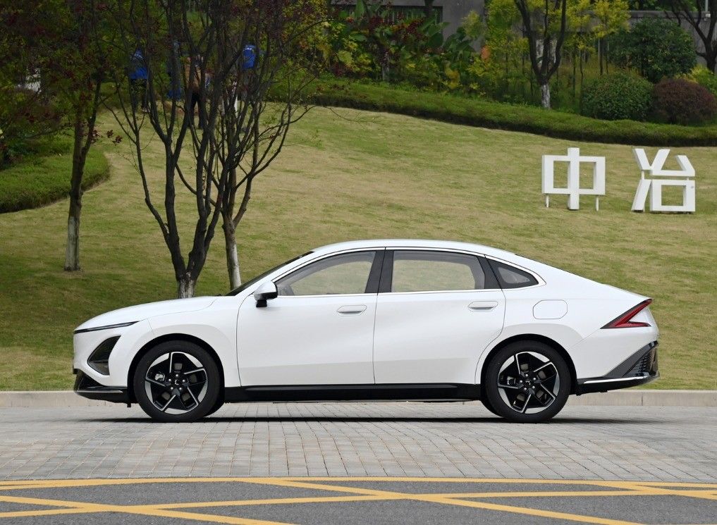 Wuling Starlight Sedan EV Car For Adults SAIC Wuling Auto Energy type Lithium Battery