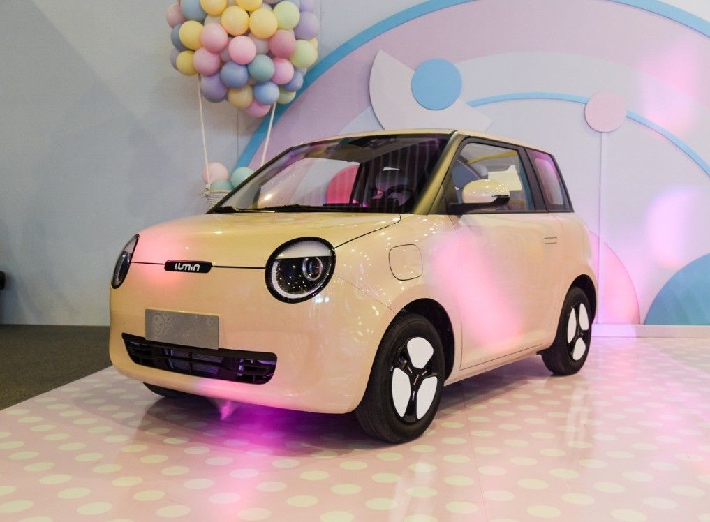 4 Seater Changan Electric Car Left-Hand Drive Lumins Mini EV with Lithium Battery
