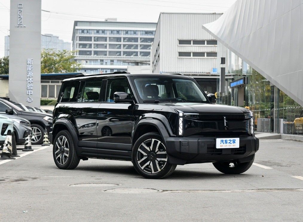 Chery Automobile Gasoline SUV 4x4 iCar 03 Electric SUV Left Steering Fuel Powered Vehicle